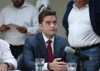 SIGUE LLUVIA DE LICENCIAS EN MORENA; AHORA DEJA JESÚS ELIZONDO DIPUTACIÓN PARA BUSCAR… ¡GUBERNATURA!