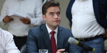 SIGUE LLUVIA DE LICENCIAS EN MORENA; AHORA DEJA JESÚS ELIZONDO DIPUTACIÓN PARA BUSCAR… ¡GUBERNATURA!