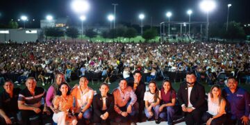 FESTEJA RAÚL CANTÚ A 10 MIL MAMÁS EN SALINAS VICTORIA