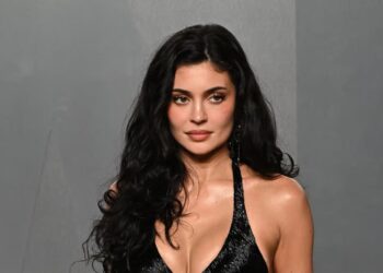EL PESO DE LA CORONA A LOS 19: KYLIE JENNER CONFIESA EL TERROR QUE VIVIÓ DURANTE SU PRIMER EMBARAZO