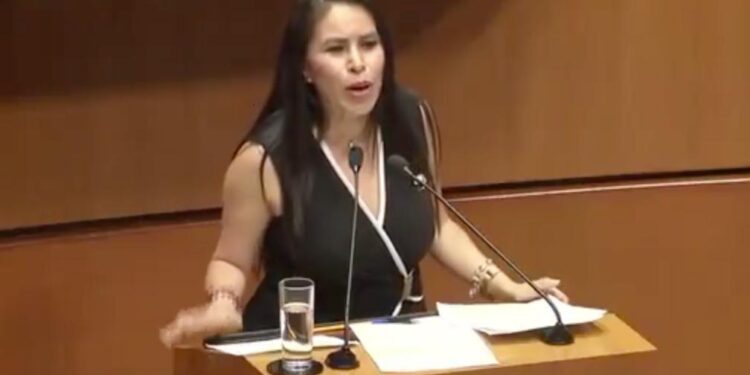 PRESUME SENADORA DE MORENA QUE, A DIFERENCIA DE SUS ADVERSARIOS, EN LA 4T SÍ SE SABEN LA FRASE DE JUÁREZ … Y LA DICE MAL