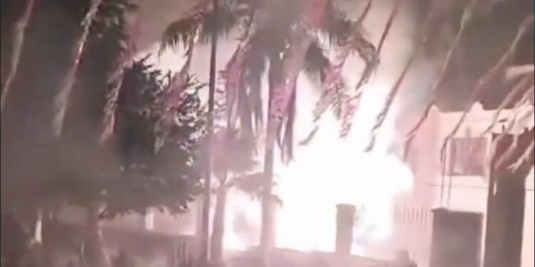 INFIERNO EN AMATITÁN; EXPLOSIÓN EN FIESTAS PATRONALES PROVOCADA POR PIROTECNIA, GAS Y ACEITE HIRVIENDO DEJA AL MENOS 13 QUEMADOS 1 INFIERNO EN AMATITÁN; EXPLOSIÓN EN FIESTAS PATRONALES PROVOCADA POR PIROTECNIA, GAS Y ACEITE HIRVIENDO DEJA AL MENOS 13 QUEMADOS