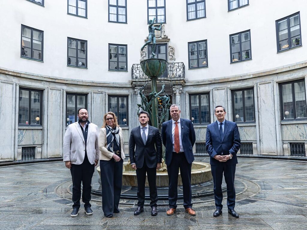 GESTIONA SAMUEL EXPANSIONES DE GIGANTES SUECOS; SE REÚNE CON DIRECTIVOS DE SCANIA, VOLVO Y ERICSSON. 3 IMAGE 2026 05 19 175606