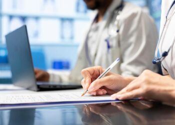 INFLACIÓN MÉDICA ASFIXIANTE: SE DISPARA 40% EL COSTO DE LOS SEGUROS PRIVADOS EN MÉXICO Y DEJA DESAMPARADOS A LOS ADULTOS MAYORES