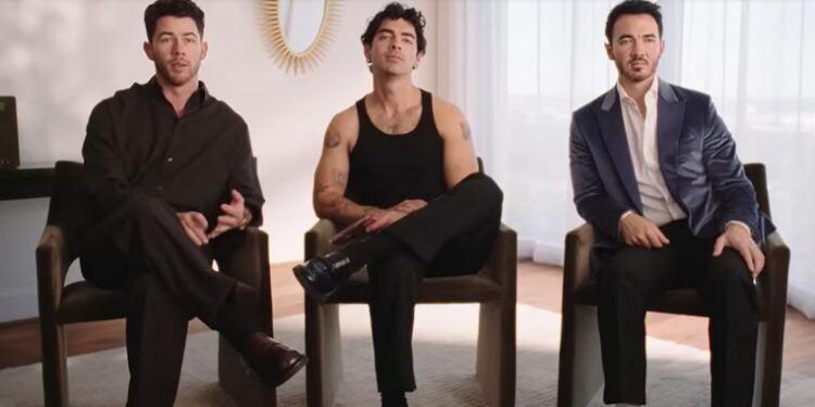 SINTONÍA HERMANABLE EN EL STREAMING: LOS JONAS BROTHERS DEBUTAN EN EL MUNDO DEL PODCAST CON “HEY JONAS”