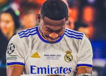 FIN DE UNA ERA BLANCA: DAVID ALABA SE DESPIDE DEL REAL MADRID TRAS CINCO AÑOS DE GLORIA Y TÍTULOS EN EL SANTIAGO BERNABÉU