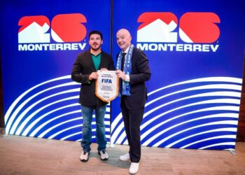 INVITA INFANTINO A SAMUEL A SER PARTE DE LA COPA DEL MUNDO