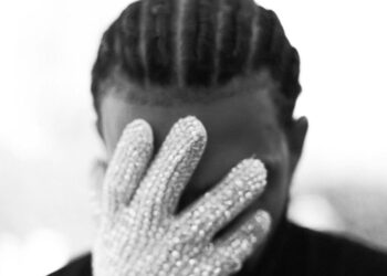 NUEVO REY DE LAS LISTAS AMERICANAS: DRAKE PULVERIZA UN RÉCORD HISTÓRICO DE MICHAEL JACKSON EN LOS RANKINGS DE BILLBOARD