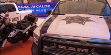 SIGUE ADRIÁN REGALANDO PATRULLAS EN MONTERREY; SE PROMUEVE PRIÍSTA EN MUNICIPIOS RURALES DONANDO VEHÍCULOS… ¡DE LA POLICÍA REGIA!