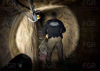 REVIENTA FGR TÚNEL DE HUACHICOL QUE ORDEÑABA PLANTA DE PEMEZ EN SANTA CATARINA; INCAUTAN 205 MIL LITROS DE HIDROCARBUROS Y 23 TRACTOCAMIONES