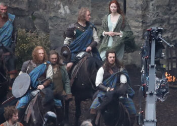 HENRY CAVILL DA PRIMER VISTAZO A LOS INMORTALES CON FIEL AMBIENTACIÓN ESCOCESA