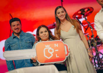 FESTEJAN SAMUEL Y MARIANA A 15 MIL MAMÁS; DISFRUTAN CON MÚSICA, BAILE Y RIFA DE DOS AUTOS