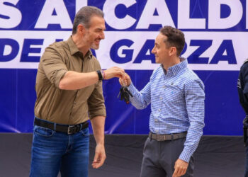 INTENSIFICA ADRIÁN PROMOCIÓN EN MUNICIPIOS FORÁNEOS… ¡CON RECURSOS DE MONTERREY!; AHORA REGALA 10 PATRULLAS DE LA POLICÍA REGIA A LA REGIÓN CITRÍCOLA