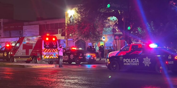 EJECUTAN A HOMBRE EN BAR WATEKE; DEJA ATAQUE OTRO LESIONADO EN MONTERREY MIENTRAS ADRIÁN REGALA LAS PATRULLAS DE LA POLICÍA REGIA 1 EJECUTAN A HOMBRE EN BAR WATEKE; DEJA ATAQUE OTRO LESIONADO EN MONTERREY MIENTRAS ADRIÁN REGALA LAS PATRULLAS DE LA POLICÍA REGIA