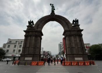 DESCONOCE MONTERREY AMPARO EN ARCO Y CONTINÚA OBRAS