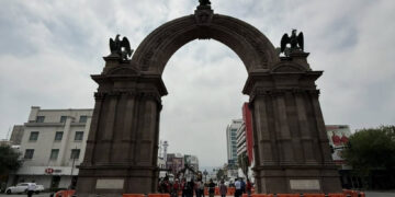 DESCONOCE MONTERREY AMPARO EN ARCO Y CONTINÚA OBRAS 2 DESCONOCE MONTERREY AMPARO EN ARCO Y CONTINÚA OBRAS