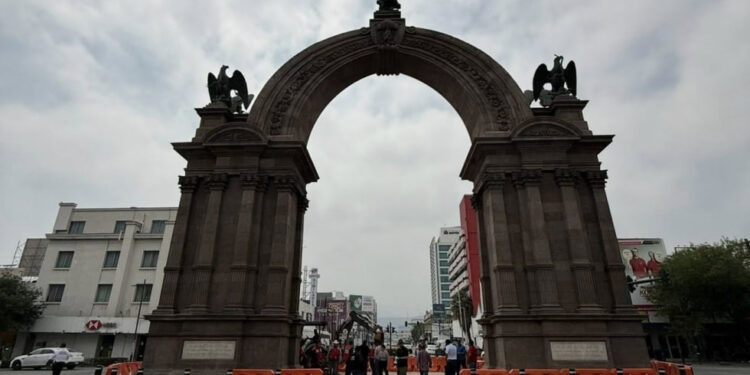 DESCONOCE MONTERREY AMPARO EN ARCO Y CONTINÚA OBRAS 1 DESCONOCE MONTERREY AMPARO EN ARCO Y CONTINÚA OBRAS