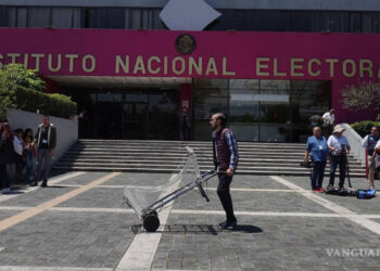 SE AUTORRECETA INE HOME OFFICE… ¡DURANTE TODO EL MUNDIAL!