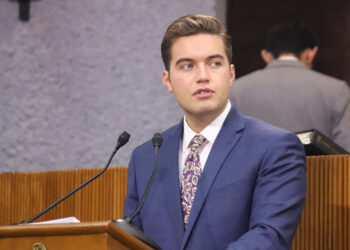 Y TRAS JALÓN DE OREJAS… SE BAJA JESÚS ELIZONDO DE CONTIENDA POR LA GUBERNATURA; REGRESARÁ DIPUTADO A SU CURUL EN CONGRESO