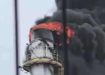 FALLA EN DOS BOCAS OBLIGA A DESALOJAR LA REFINERÍA