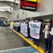 PROTESTAN JUBILADOS DE CFE Y PEMEX POR PENSIONES; LANZAN RECLAMO AL GOBIERNO FEDERAL EN AEROPUERTO DE MONTERREY