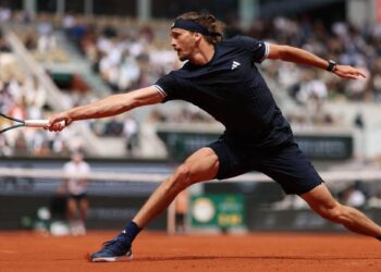 EN BUSCA DEL SUEÑO PENDIENTE: ALEXANDER ZVEREV VUELVE A LA FINAL DE ROLAND GARROS TRAS DETENER AL JUVENIL JAKUB MENSIK