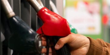 AJUSTE EN LAS BOMBAS: HACIENDA ELIMINA EL SUBSIDIO A LA GASOLINA PREMIUM Y REDUCE EL APOYO PARA LA MAGNA Y EL DIÉSEL