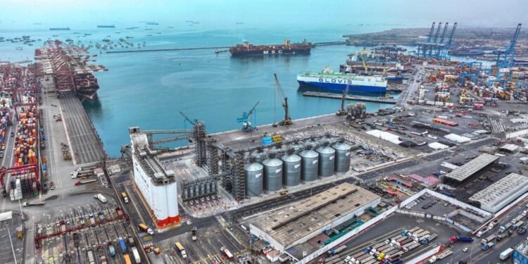 FRENTE GEOPOLÍTICO EN SUDAMÉRICA: ESTADOS UNIDOS ANUNCIA INVERSIÓN MULTIMILLONARIA PARA MODERNIZAR LA INFRAESTRUCTURA NAVAL EN EL PUERTO DEL CALLAO 1 FRENTE GEOPOLÍTICO EN SUDAMÉRICA: ESTADOS UNIDOS ANUNCIA INVERSIÓN MULTIMILLONARIA PARA MODERNIZAR LA INFRAESTRUCTURA NAVAL EN EL PUERTO DEL CALLAO