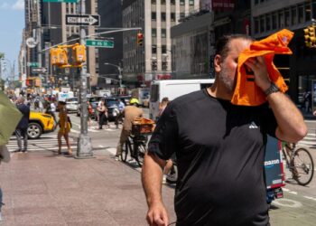 ESTRATEGIA METROPOLITANA EN NUEVA YORK: LA METRÓPOLI SE DECLARA EN ALERTA DE CALOR EXTREMO PREVIO AL ARRANQUE DE LA COPA DEL MUNDO 2026