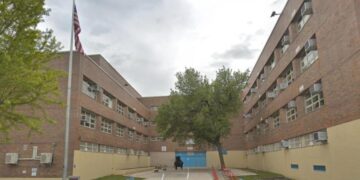 TRAGEDIA EN LAS AULAS DE NUEVA YORK: INVESTIGAN LA MUERTE DE UN ESTUDIANTE DE 15 AÑOS ASOCIADA A UN PELIGROSO RETO DE ASFIXIA EN REDES SOCIALES 2 TRAGEDIA EN LAS AULAS DE NUEVA YORK: INVESTIGAN LA MUERTE DE UN ESTUDIANTE DE 15 AÑOS ASOCIADA A UN PELIGROSO RETO DE ASFIXIA EN REDES SOCIALES