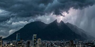 ALERTAN POR LLUVIAS; PREVÉN TEMPORAL DE OCHO DÍAS EN MONTERREY 1 ALERTAN POR LLUVIAS; PREVÉN TEMPORAL DE OCHO DÍAS EN MONTERREY