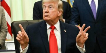 PULSO GEOPOLÍTICO: LA ADMINISTRACIÓN TRUMP Y TEHERÁN ACERCAN POSTURAS ACORDANDO UN BORRADOR INICIAL, AUNQUE PERSISTEN FLECOS NUCLEARES