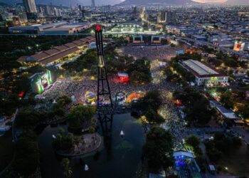 FESTEJAN MÁS DE 100 MIL PASE DE MÉXICO A LA SIGUIENTE RONDA DEL MUNDIAL EN FAN FEST