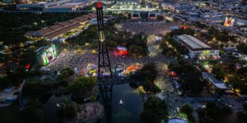 FESTEJAN MÁS DE 100 MIL PASE DE MÉXICO A LA SIGUIENTE RONDA DEL MUNDIAL EN FAN FEST 2 FESTEJAN MÁS DE 100 MIL PASE DE MÉXICO A LA SIGUIENTE RONDA DEL MUNDIAL EN FAN FEST