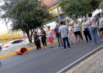 BLOQUEAN CALLES POR FALTA DE LUZ; ACUMULAN HASTA 3 DÍAS SIN SERVICIO POR FALLAS DE LA CFE
