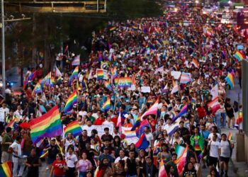 MARCHAN MILES POR LA DIVERSIDAD EN MONTERREY