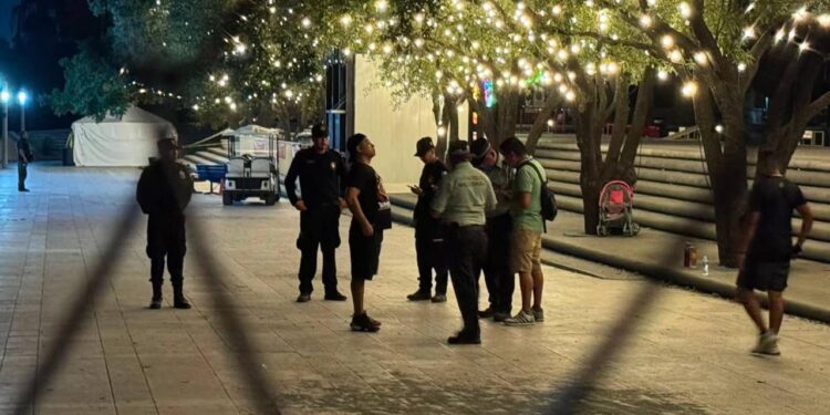 HALLAN CUERPO EN PASEO SANTA LUCÍA; INVESTIGAN SI MUERTE FUE CAUSADA POR AHOGAMIENTO 1 HALLAN CUERPO EN PASEO SANTA LUCÍA; INVESTIGAN SI MUERTE FUE CAUSADA POR AHOGAMIENTO