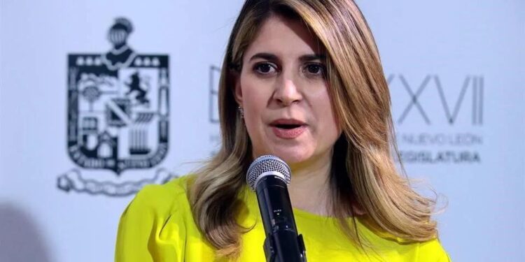 PIDE MELISSA PEÑA AMPARARSE CONTRA FOTOMULTAS EN ESCOBEDO; DENUNCIA MC FALLAS EN NOTIFICACIONES Y EXIGE TRANSPARENTAR MONTO RECAUDADO 1 PIDE MELISSA PEÑA AMPARARSE CONTRA FOTOMULTAS EN ESCOBEDO; DENUNCIA MC FALLAS EN NOTIFICACIONES Y EXIGE TRANSPARENTAR MONTO RECAUDADO
