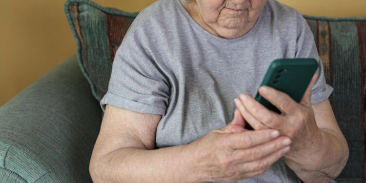 ESTAFAS DIGITALES CRECEN 114% EN MÉXICO Y CONVIERTEN A LOS ADULTOS MAYORES EN EL BLANCO PREFERIDO DE LAS MAFIAS DE LA CIBERCRIMINALIDAD 1 ESTAFAS DIGITALES CRECEN 114% EN MÉXICO Y CONVIERTEN A LOS ADULTOS MAYORES EN EL BLANCO PREFERIDO DE LAS MAFIAS DE LA CIBERCRIMINALIDAD