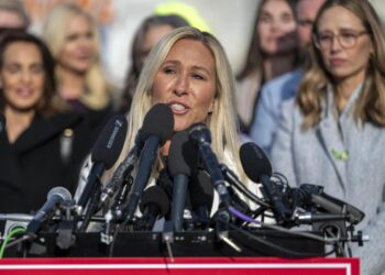 MARJORIE TAYLOR GREENE SE SEPARA DEL PARTIDO REPUBLICANO ACUSANDO TRAICIÓN A LOS PRINCIPIOS CONSERVADORES