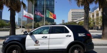 ARRESTAN A SOSPECHOSO BAJO LOS EFECTOS DEL ALCOHOL POR ATROPELLAR A UN JOVEN GUARDIA DEL SOFI STADIUM 2 ARRESTAN A SOSPECHOSO BAJO LOS EFECTOS DEL ALCOHOL POR ATROPELLAR A UN JOVEN GUARDIA DEL SOFI STADIUM