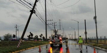 RED VIEJA Y SATURADA DE CFE PROVOCA APAGONES EN NUEVO LEÓN; SE AGRAVAN CORTES DE ENERGÍA POR FALTA DE INFRAESTRUCTURA 2 RED VIEJA Y SATURADA DE CFE PROVOCA APAGONES EN NUEVO LEÓN; SE AGRAVAN CORTES DE ENERGÍA POR FALTA DE INFRAESTRUCTURA