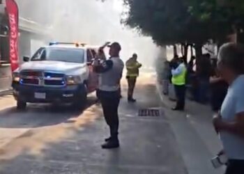 EVACUAN A 300 EN BARRIO ANTIGUO POR INCENDIO EN REGISTRO DE CFE