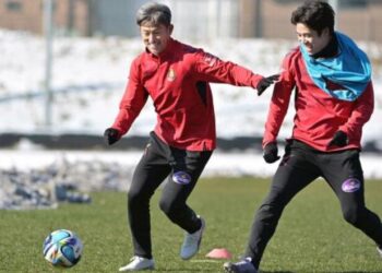 KAZUYOSHI MIURA RENOVA CON EL FUKUSHIMA UNITED Y EXTANDE SU LEYENDA PROFESIONAL A LOS 59 AÑOS