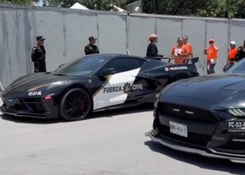 ABANDERAN ‘SÚPER PATRULLAS’ DE FUERZA CIVIL ORANGE FAN WALK; HELICÓPTEROS DE LA POLICÍA ESTATAL DEJAN ESTELAS DE COLORES NACIONALES Y DE LOS EQUIPOS QUE HOY JUEGAN ÚLTIMO PARTIDO DEL MUNDIAL EN NL