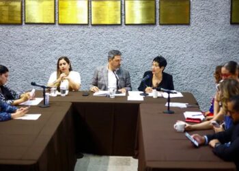 APRUEBA CONGRESO GOBERNADOR ¡DE 28 AÑOS!; AVALA LEGISLATIVO REDUCIR LA EDAD MÍNIMA Y AHORA TAMBIÉN ALCALDES Y REGIDORES PODRÁN SERLO DESDE LOS 18