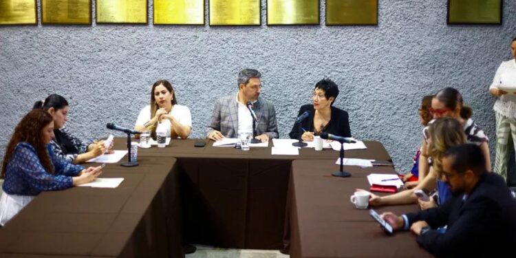 APRUEBA CONGRESO GOBERNADOR ¡DE 28 AÑOS!; AVALA LEGISLATIVO REDUCIR LA EDAD MÍNIMA Y AHORA TAMBIÉN ALCALDES Y REGIDORES PODRÁN SERLO DESDE LOS 18