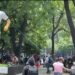 DERRIBAN ESCULTURAS DEL MUNDIAL EN PROTESTA DE LA CNTE; GENERAN POLÉMICA EN CDMX 7 DERRIBAN ESCULTURAS DEL MUNDIAL EN PROTESTA DE LA CNTE; GENERAN POLÉMICA EN CDMX