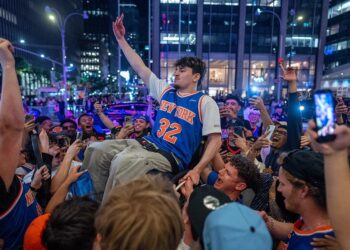 EL RESURGIMIENTO DE LOS KNICKS DERRIBA LOS MARCADORES DE AUDIENCIA TELEVISIVA CON SU CORONACIÓN EN LA NBA