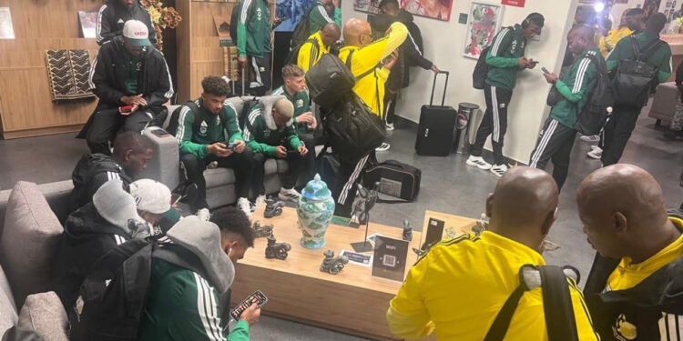 LLEGA SUDÁFRICA A MÉXICO; RIVAL DE LA SELECCIÓN YA PISA SUELO AZTECA